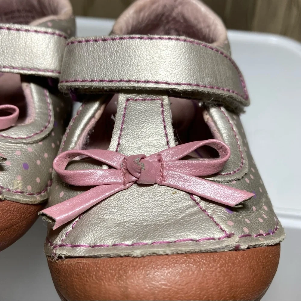 🌺 Stride Rite Baby Girl's 4 W Mary Jane T Strap Bow Sparkle